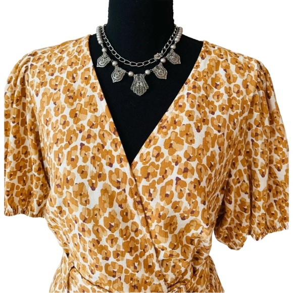 NINE WEST ~ Women’s v-neck short elastic sleeves belted lined dress size L - Picture 4 of 8